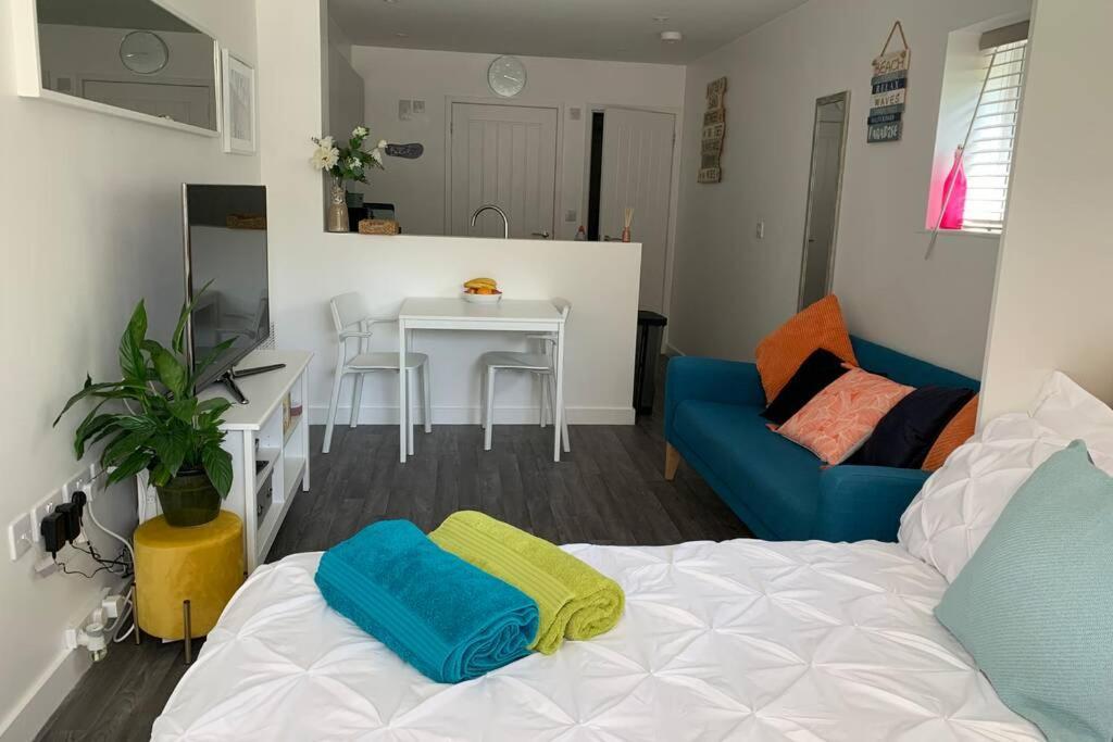 Bournemouth Nr Town Beach Train Coach Shops Lovely Entire Apartment Allows Quiet Good Dogs Zewnętrze zdjęcie